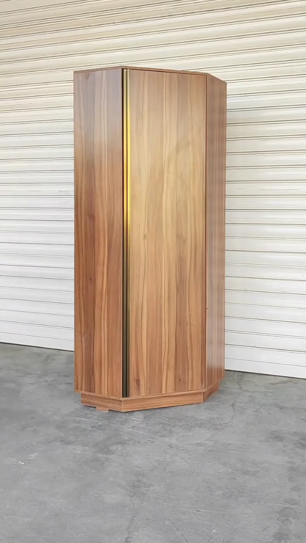 Rotating shoe rack that can accommodate 96 pairs of shoes