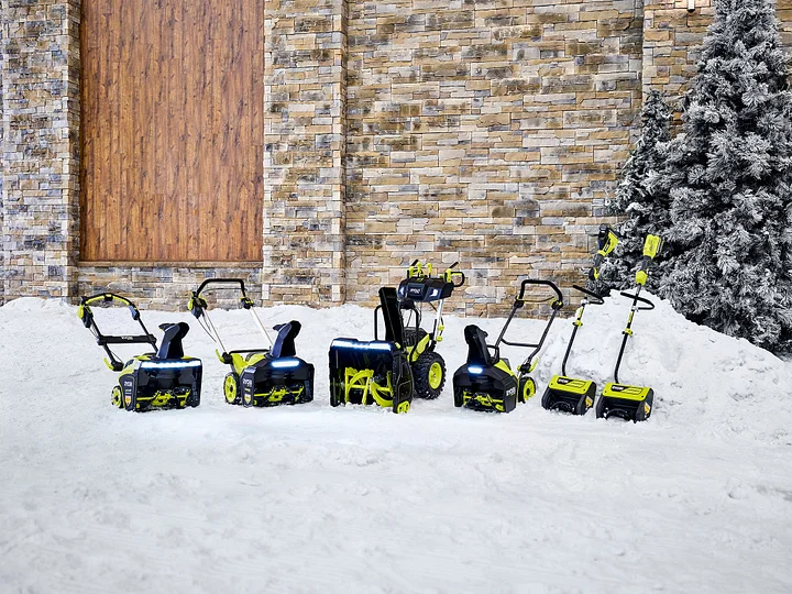 Snow shovel kit for house lawns