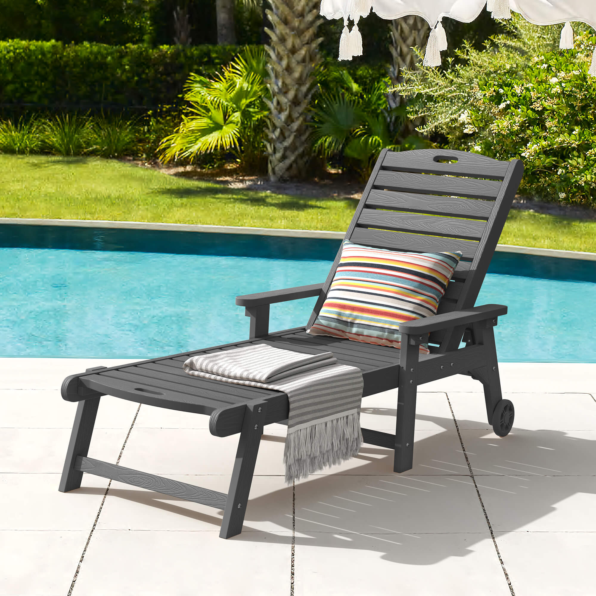 Helen Outdoor Chaise Lounge Chair with Wheels